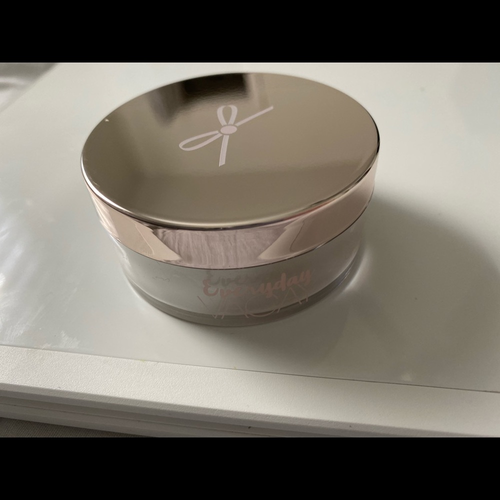 Ciate London setting powder - Picture 2 of 2